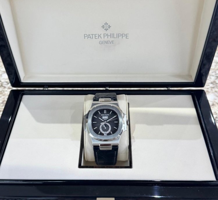 Patek Philippe Nautilus Stainless Steel 2023 Full Set