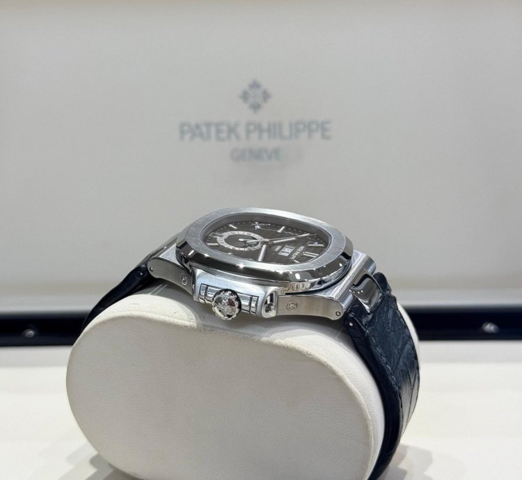 Patek Philippe Nautilus Stainless Steel 2023 Full Set