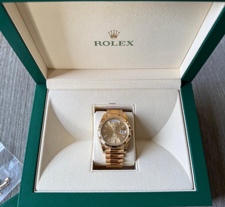 Rolex Day-date 40 Stick Dial Complete Set Card Booklet Tags Bezel And Boxes