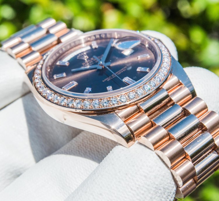 Rolex Day-date 40 Sundust Diamond-set Dial Diamond-set Bezel