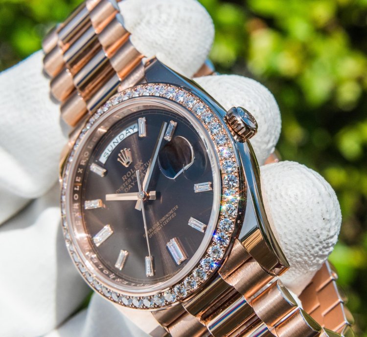 Rolex Day-date 40 Sundust Diamond-set Dial Diamond-set Bezel