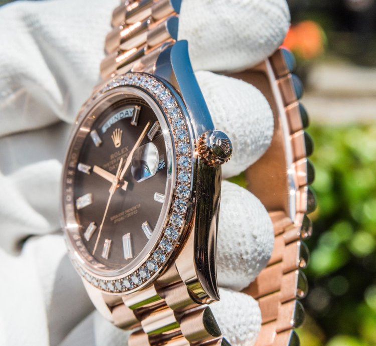 Rolex Day-date 40 Sundust Diamond-set Dial Diamond-set Bezel