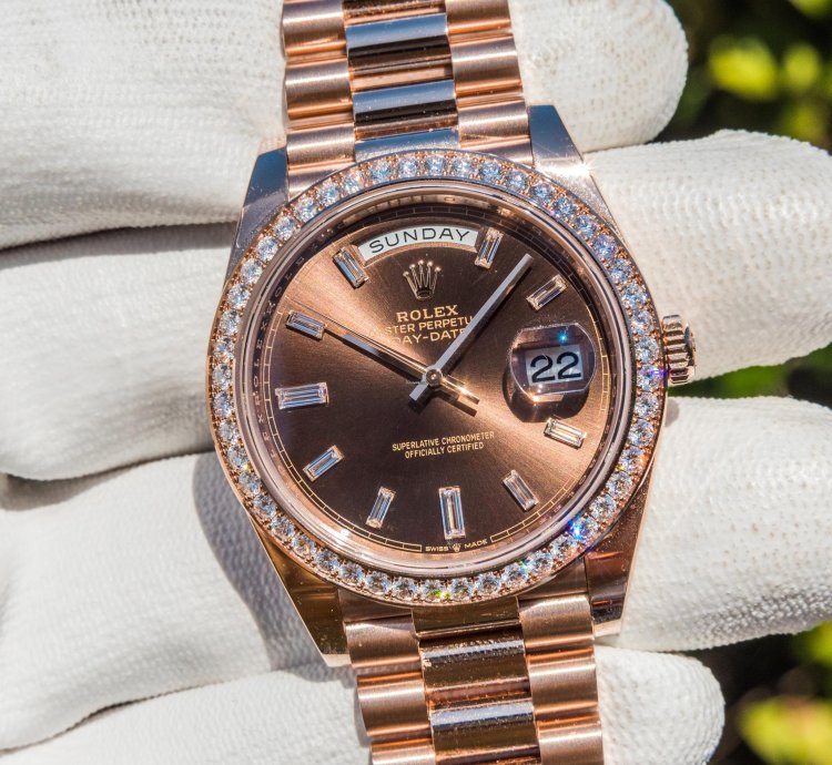 Rolex Day-date 40 Sundust Diamond-set Dial Diamond-set Bezel