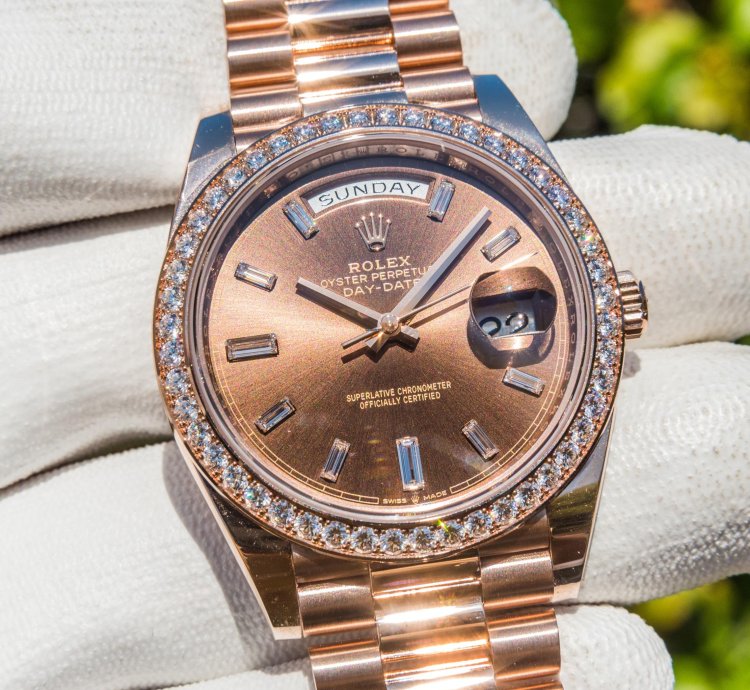 Rolex Day-date 40 Sundust Diamond-set Dial Diamond-set Bezel