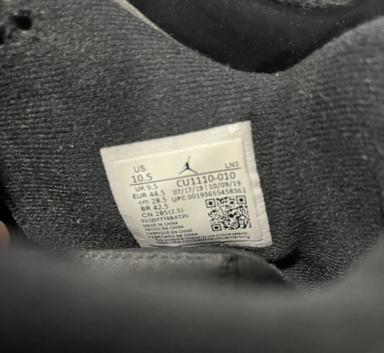 Jordan 4 Retro Black Cat 2020