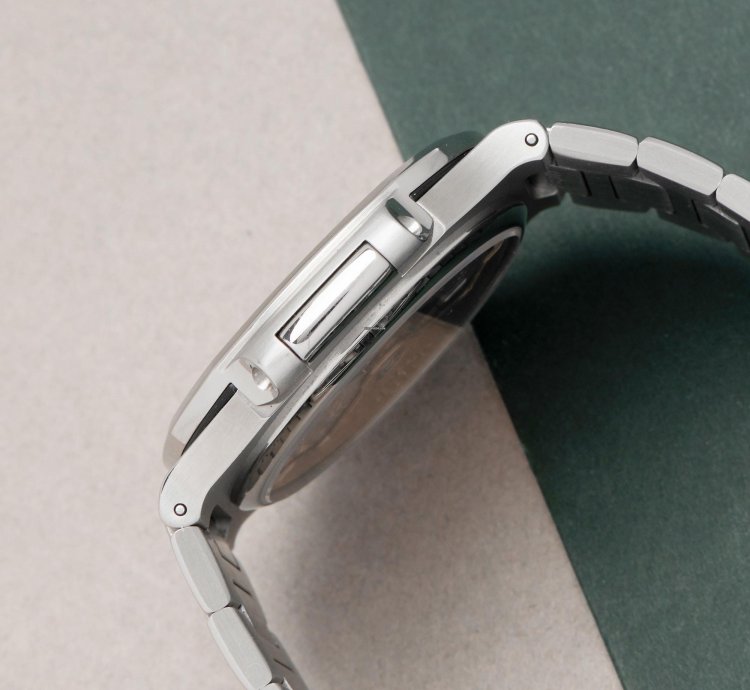 Patek Philippe Nautilus Stainless Steel 5800 1a - Ats-w008150