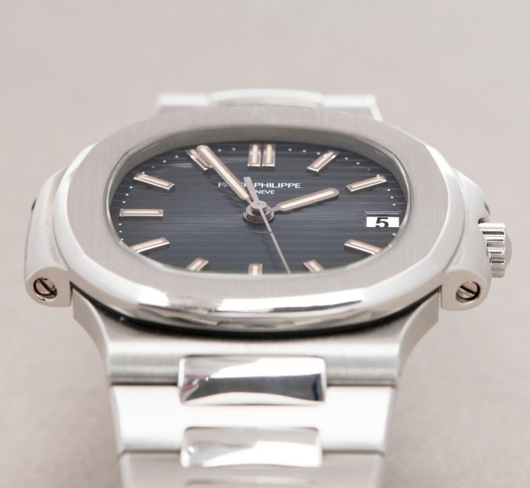 Patek Philippe Nautilus Stainless Steel 5800 1a - Ats-w008150