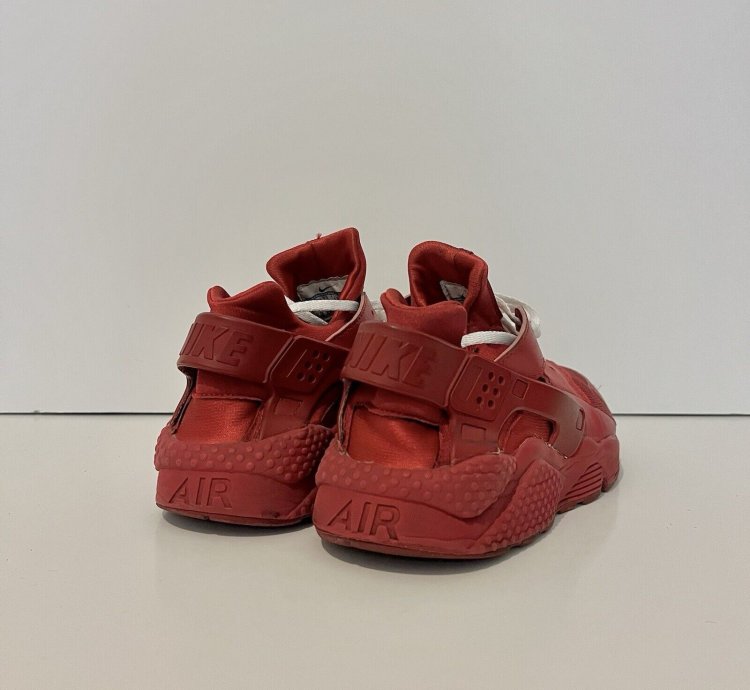 2015 Nike Air Huarache Triple Red 318429 660 Rare Vtg Sz 9 5