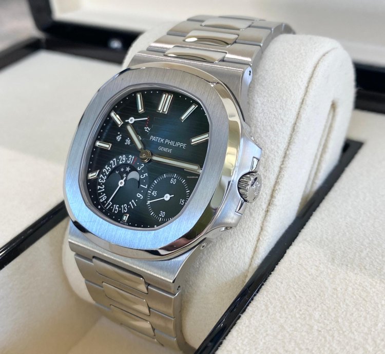 Patek Philippe Nautilus Stainless Steel Blue Dial 2019