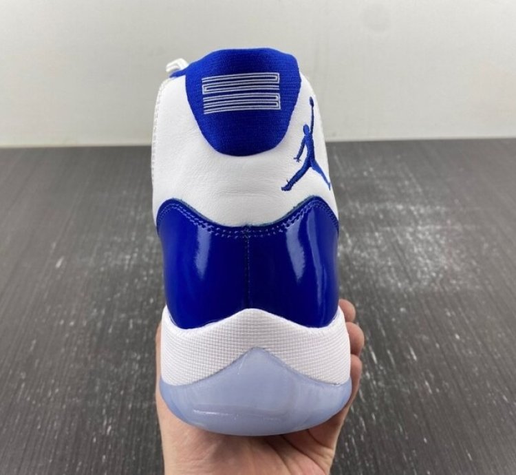 Nike Air Jordan 11 Retro High Wmns barons Blue Sneakers