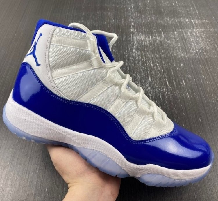 Nike Air Jordan 11 Retro High Wmns barons Blue Sneakers
