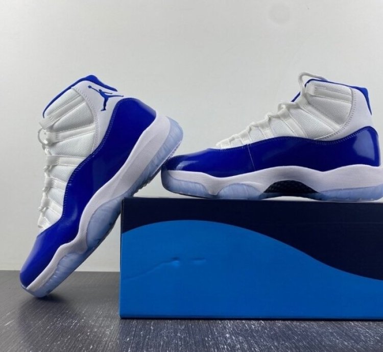 Nike Air Jordan 11 Retro High Wmns barons Blue Sneakers