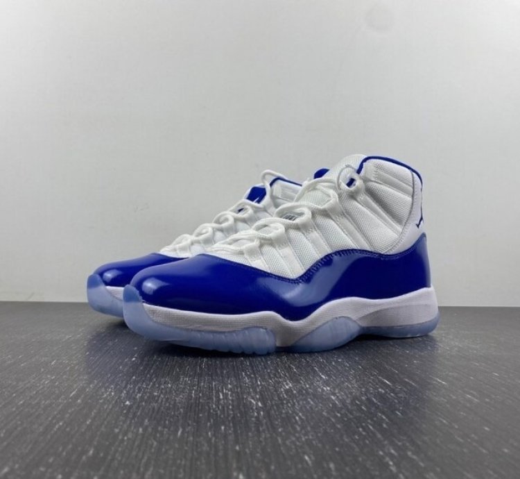Nike Air Jordan 11 Retro High Wmns barons Blue Sneakers