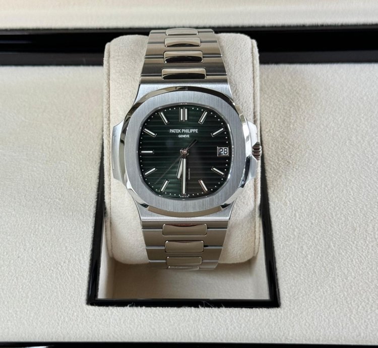 Patek Philippe Nautilus Stainless Steel Green Dial 2021