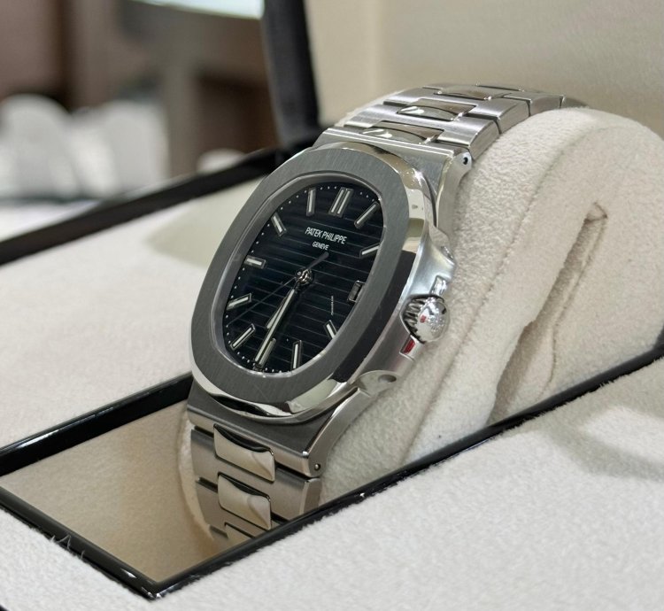 Patek Philippe Nautilus Stainless Steel Green Dial 2021