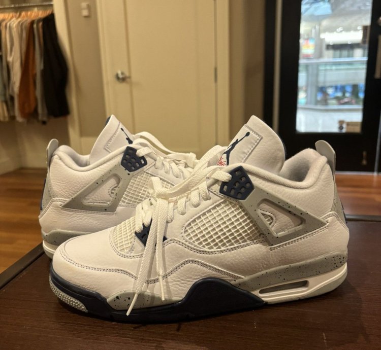 Jordan 4 Retro Midnight Navy