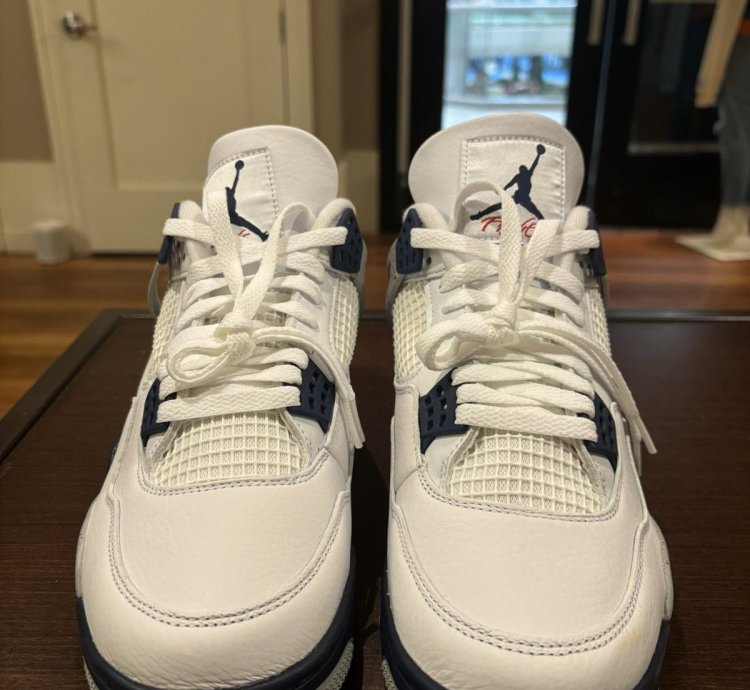 Jordan 4 Retro Midnight Navy