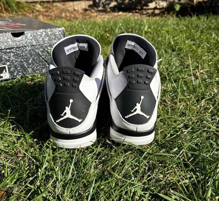 Jordan 4 Retro Military Black