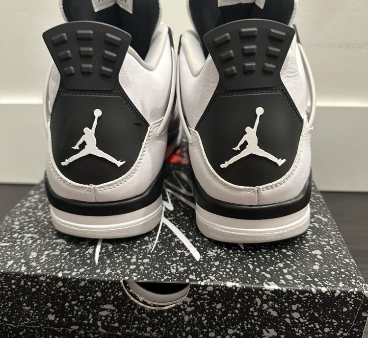 Jordan 4 Retro Military Black Size 11