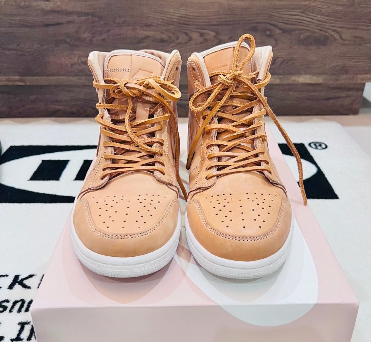 2015 Vintage Nike Air Jordan Pinnaclevachetta Tan Sneakers