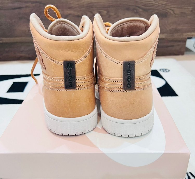 2015 Vintage Nike Air Jordan Pinnaclevachetta Tan Sneakers