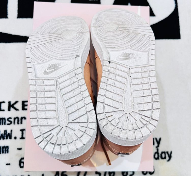 2015 Vintage Nike Air Jordan Pinnaclevachetta Tan Sneakers