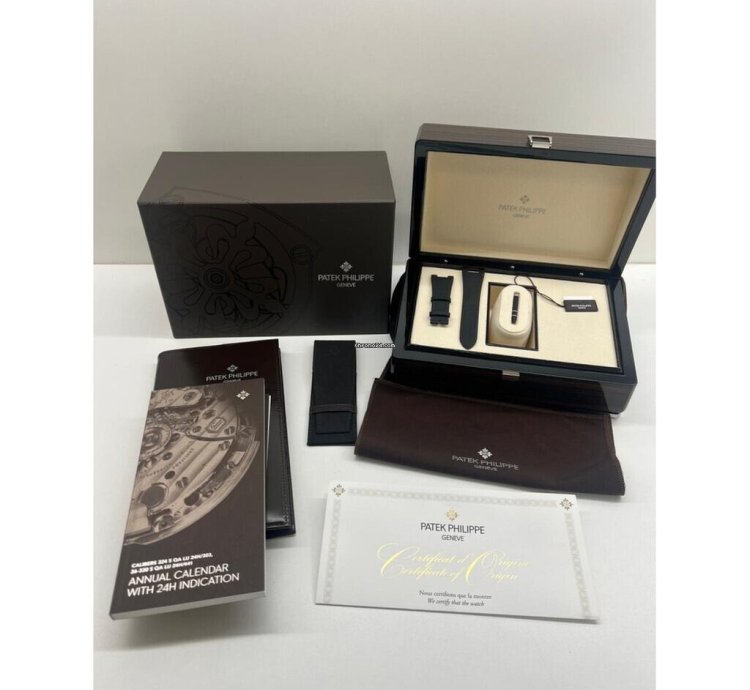 Patek Philippe Nautilus Steel Annual Calender Moon Phase