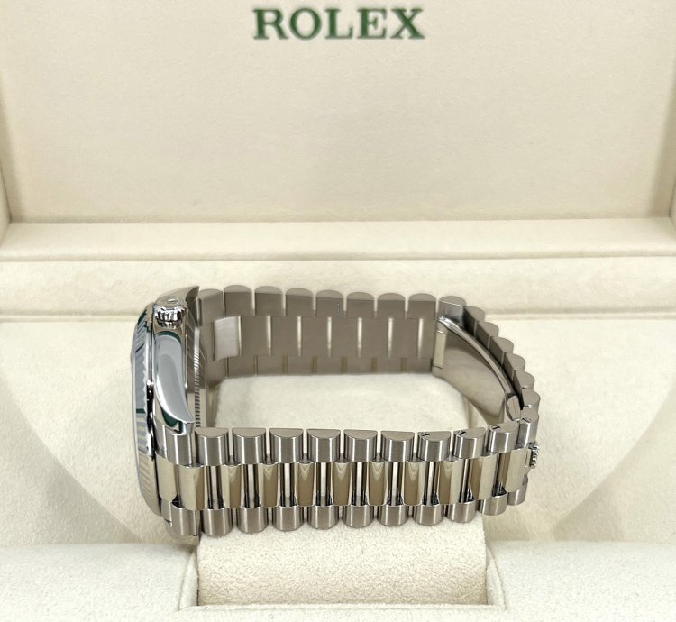 Rolex Day-date 40 Unworn 2025 Day-date 40 Blue Roman Numerals 228239-0007 Complete
