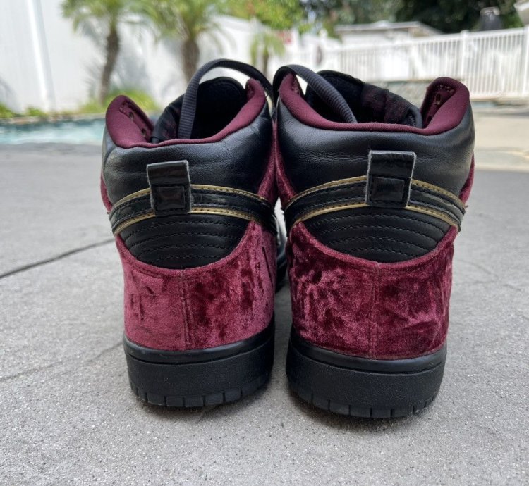 Nike Sb Dunk High Bloody Sunday