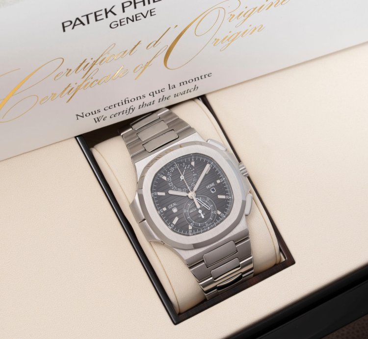 Patek Philippe Nautilus Travel Time