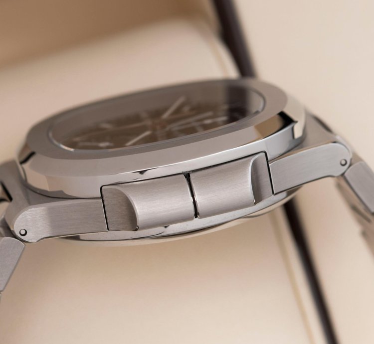 Patek Philippe Nautilus Travel Time
