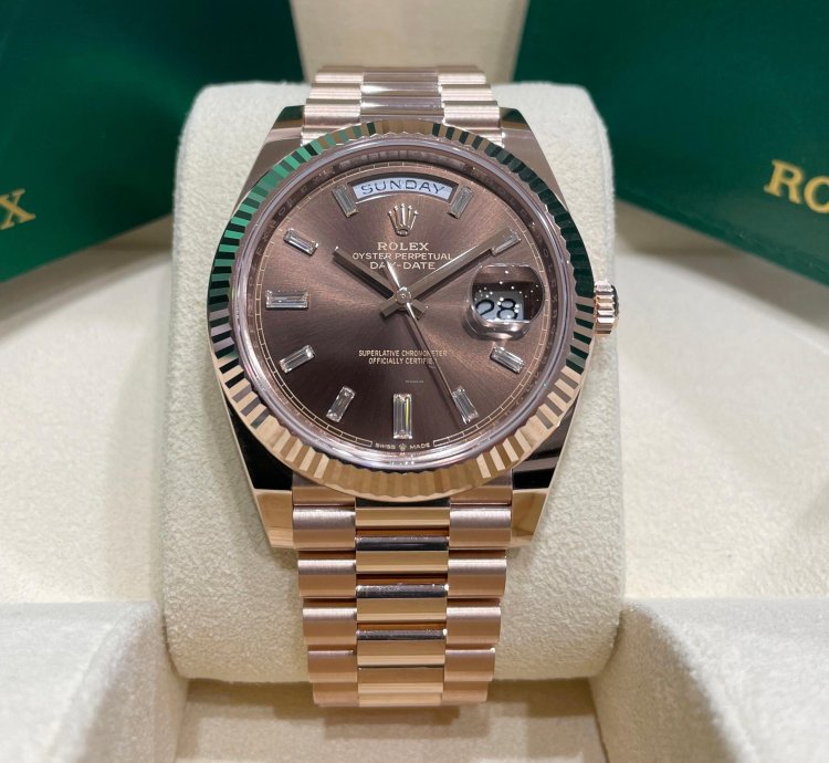 Rolex Day-date 40 Unworn Day-date 40mm 228235 Rose Gold Chocolate Baguette Diamond Dial President