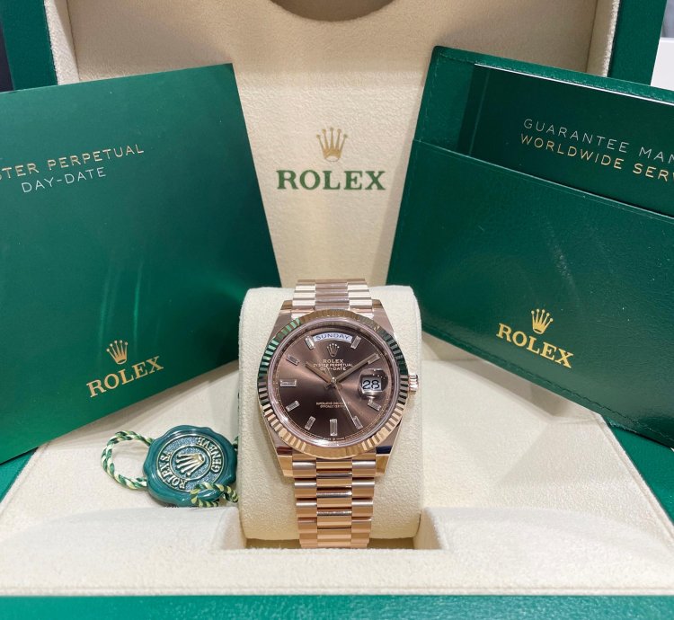 Rolex Day-date 40 Unworn Day-date 40mm 228235 Rose Gold Chocolate Baguette Diamond Dial President