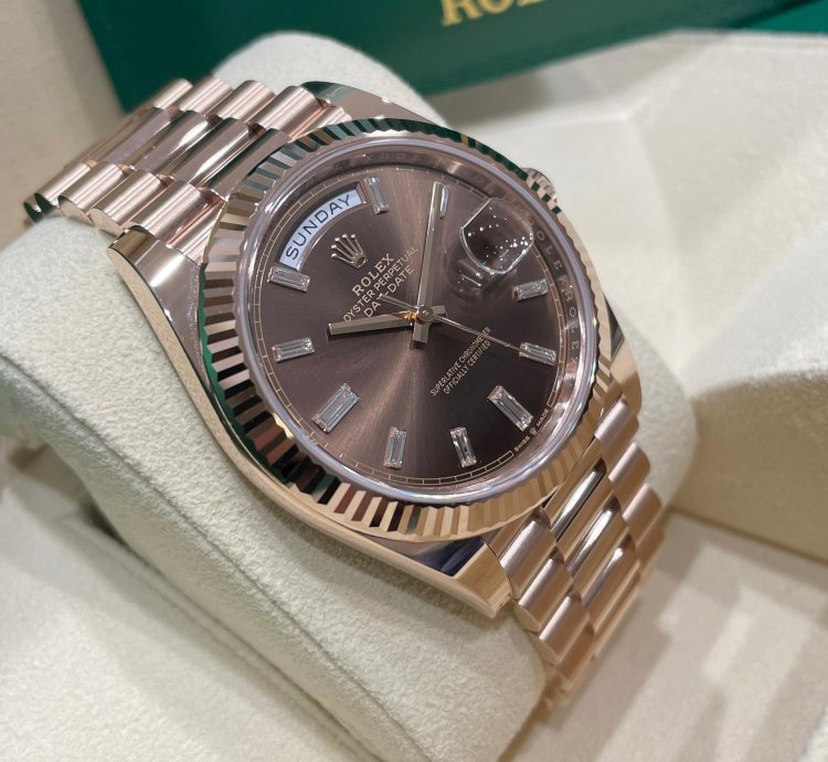 Rolex Day-date 40 Unworn Day-date 40mm 228235 Rose Gold Chocolate Baguette Diamond Dial President