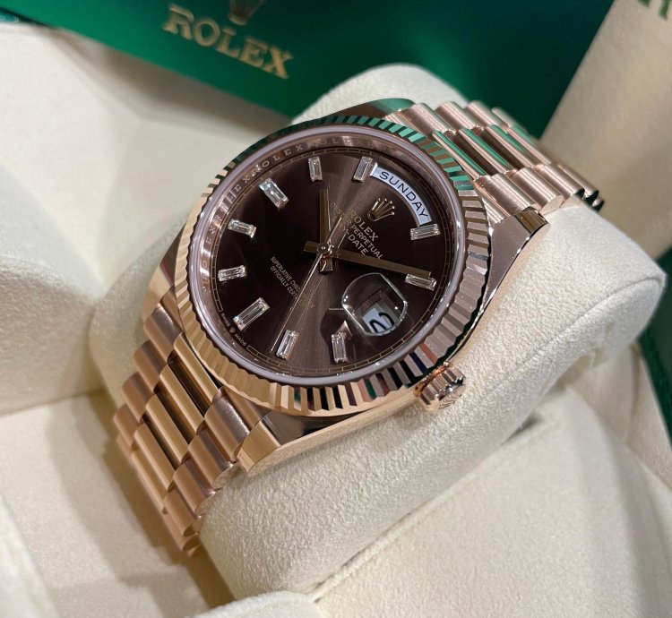 Rolex Day-date 40 Unworn Day-date 40mm 228235 Rose Gold Chocolate Baguette Diamond Dial President