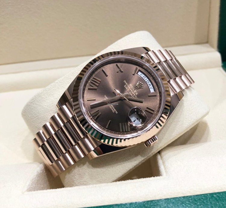 Rolex Day-date 40 Unworn Day-date 40mm 228235 Rose Gold Fluted Bezel Chocolate Roman Dial President