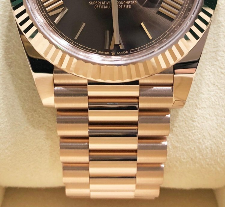 Rolex Day-date 40 Unworn Day-date 40mm 228235 Rose Gold Fluted Bezel Chocolate Roman Dial President