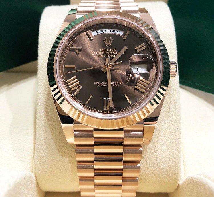 Rolex Day-date 40 Unworn Day-date 40mm 228235 Rose Gold Fluted Bezel Chocolate Roman Dial President