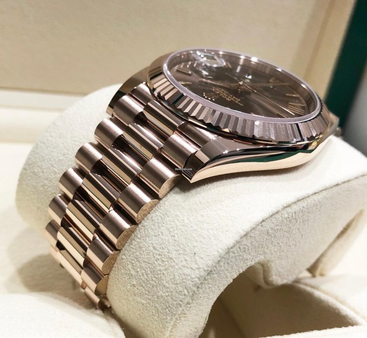 Rolex Day-date 40 Unworn Day-date 40mm 228235 Rose Gold Fluted Bezel Chocolate Roman Dial President