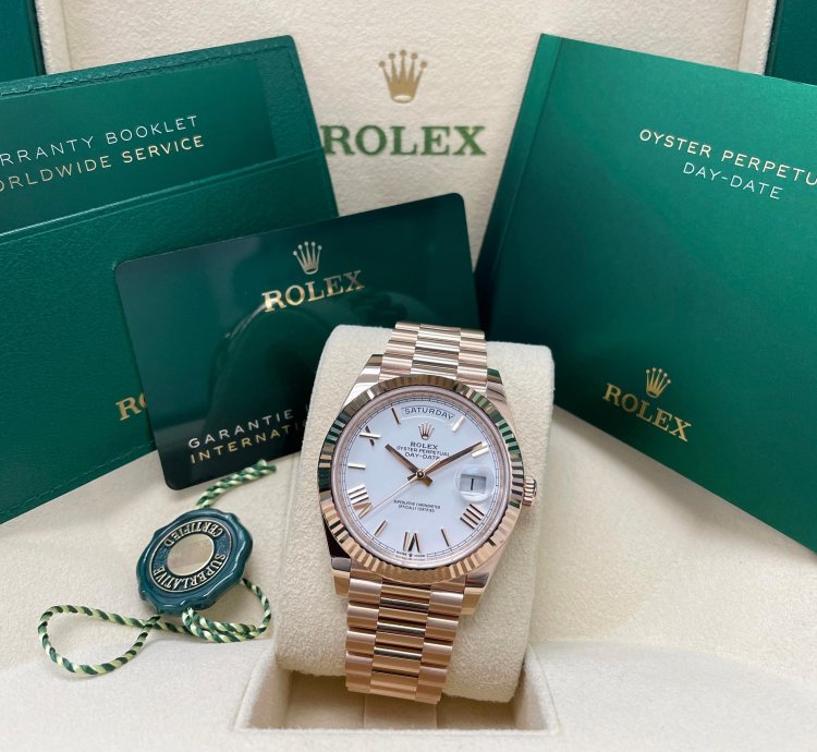 Rolex Day-date 40 Unworn Day-date 40mm 228235 Rose Gold Fluted White Roman Dial Presidential Bracelet