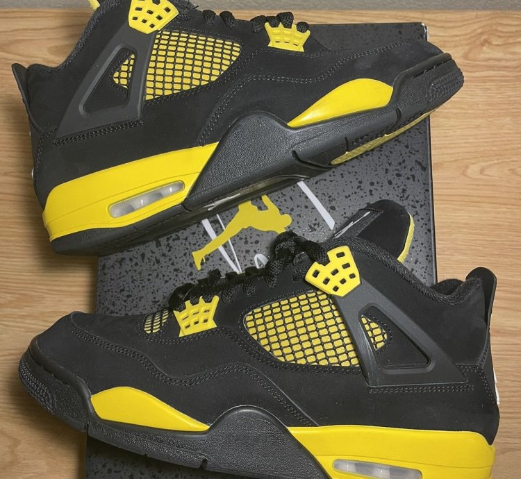 Jordan 4 Retro Thunder