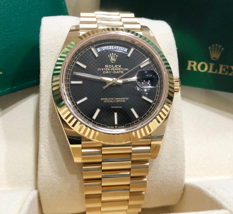 Rolex Day-date 40 Unworn Day-date 40mm 228238 President Yellow Gold Presidential Bracelet Black Motif Dial