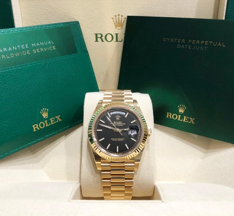 Rolex Day-date 40 Unworn Day-date 40mm 228238 President Yellow Gold Presidential Bracelet Black Motif Dial