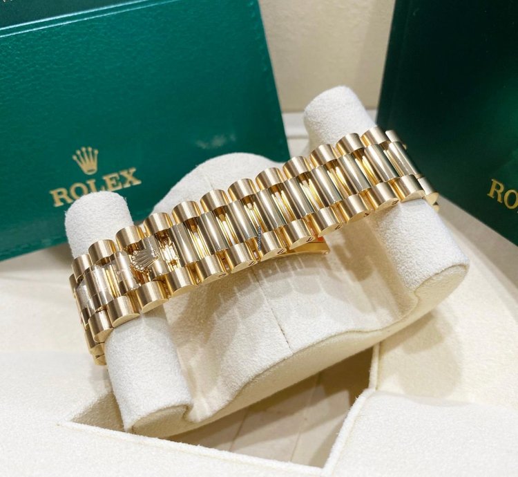 Rolex Day-date 40 Unworn Day-date 40mm 228238 President Yellow Gold Presidential Bracelet Black Motif Dial