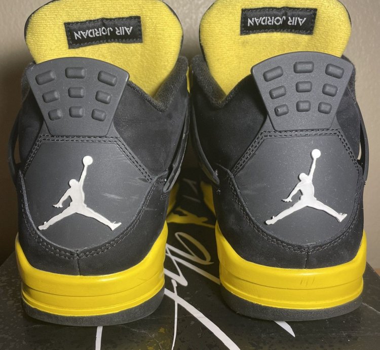 Jordan 4 Retro Thunder