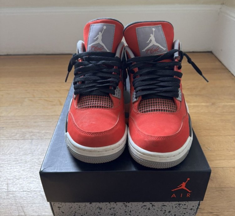 Jordan 4 Retro Toro Bravo