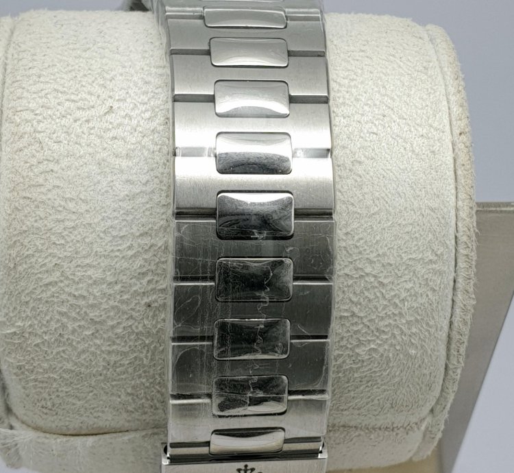 Patek Philippe Nautilus Travel Time Like New