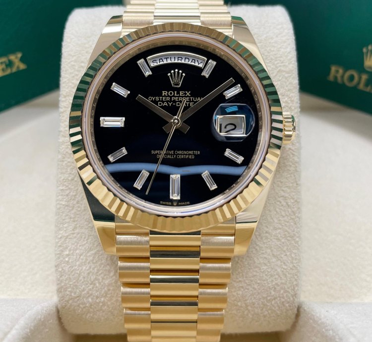 Rolex Day-date 40 Unworn Day-date 40mm 228238 Yellow Gold Presidential Band Onyx Black Baguette Dial