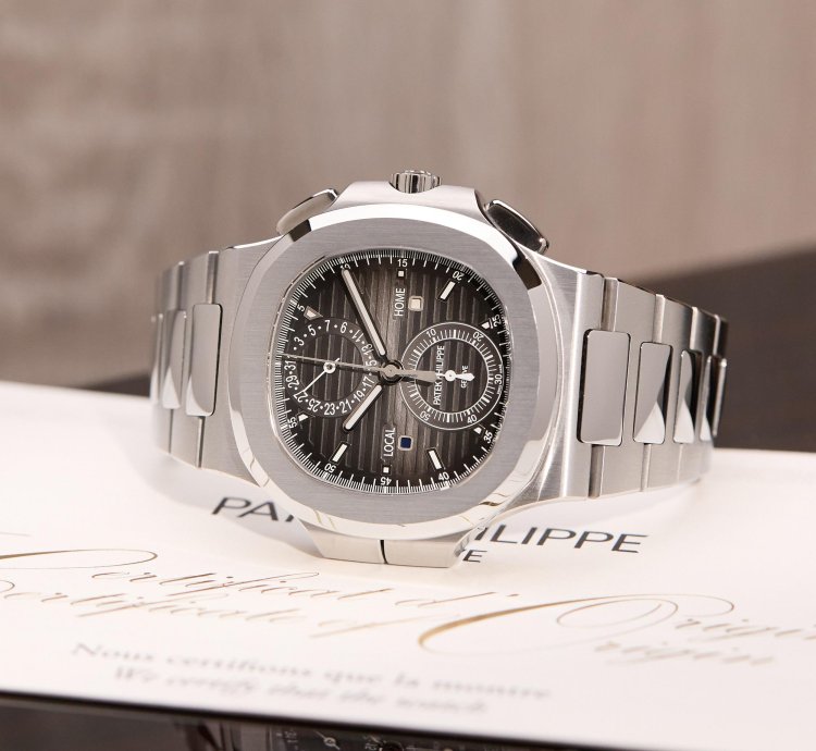 Patek Philippe Nautilus Travel Time Recent Patek Service Stainless Steel 5990 1a-001 - Ats-w007815