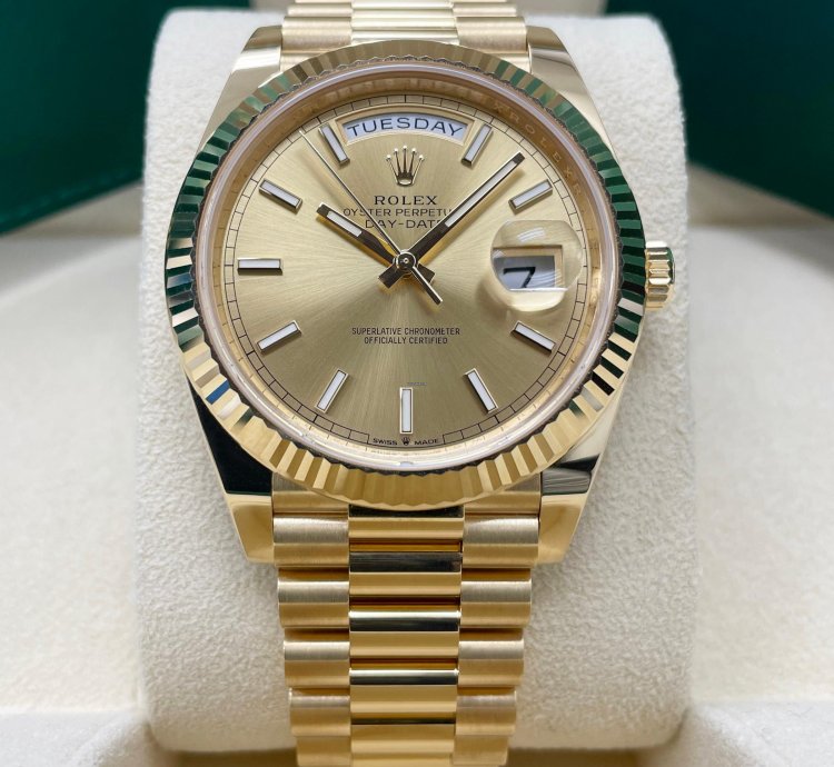 Rolex Day-date 40 Unworn Day-date 40mm 228238 Yellow Gold Presidential Bracelet Champagne Index Dial
